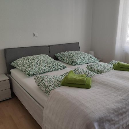 Stadtwohnung 2-Zimmer 3 Schlafplatze Мангейм Экстерьер фото